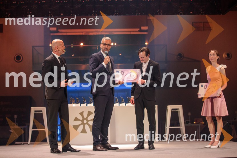  Peter Poles, televizijski voditelj;  ... ;  Domen Prevc, smučarski skakalec;  Nika  Prevc, smučarska skakalkaVečer šampionov 2025, Smučarska zveza Slovenije