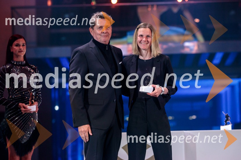  ... ;  Ema  Klinec, smučarska skakalkaVečer šampionov 2025, Smučarska zveza Slovenije