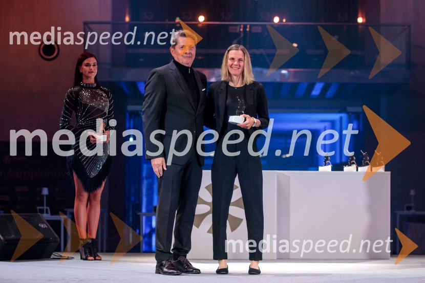  ... ;  Ema  Klinec, smučarska skakalkaVečer šampionov 2025, Smučarska zveza Slovenije