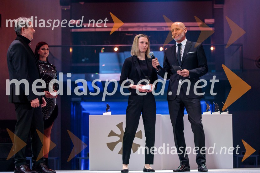  Ema  Klinec, smučarska skakalka;  Peter Poles, televizijski voditeljVečer šampionov 2025, Smučarska zveza Slovenije