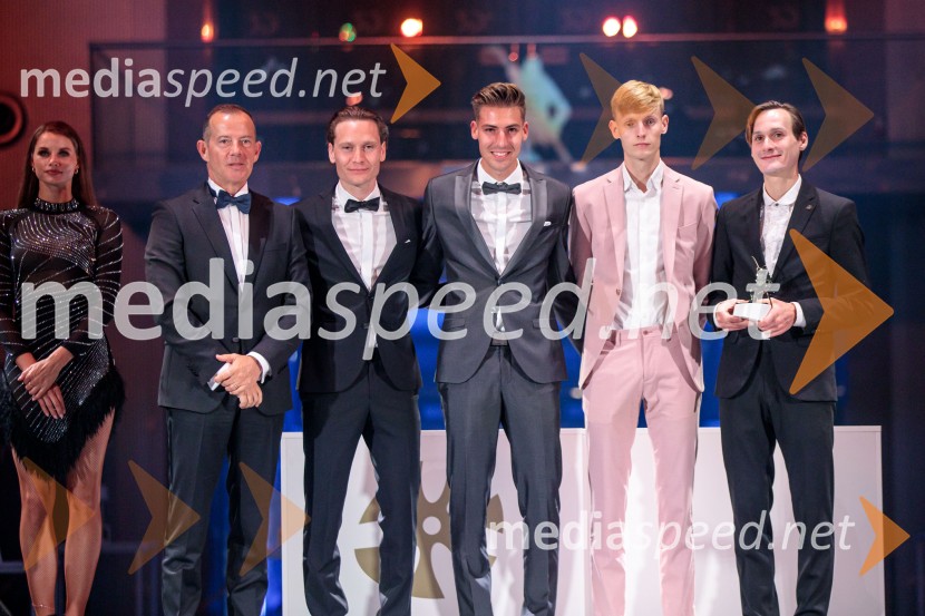  Enzo Smrekar, predsednik uprave Droge Kolinske in glavni direktor strateškega poslovnega področja v Atlantic Grupi, predsednik SZS, podpredsednik Olimpijskega komiteja Slovenije;  Anže Lanišek, smučarski skakalec;  Timi Zajc, smučarski skakalec;  Lovro Kos, smučarski skakalec;  Domen Prevc, smučarski skakalecVečer šampionov 2025, Smučarska zveza Slovenije