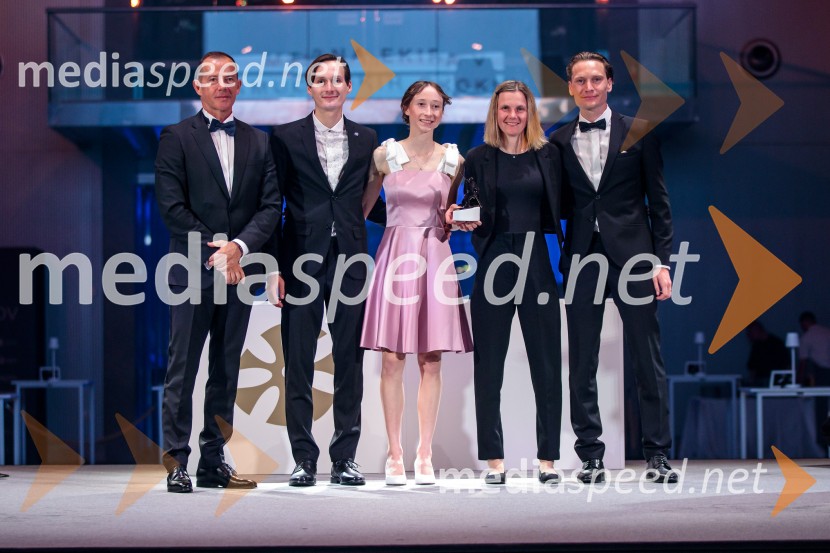  Enzo Smrekar, predsednik uprave Droge Kolinske in glavni direktor strateškega poslovnega področja v Atlantic Grupi, predsednik SZS, podpredsednik Olimpijskega komiteja Slovenije;  Domen Prevc, smučarski skakalec;  Nika  Prevc, smučarska skakalka;  Ema  Klinec, smučarska skakalka;  Anže Lanišek, smučarski skakalecVečer šampionov 2025, Smučarska zveza Slovenije