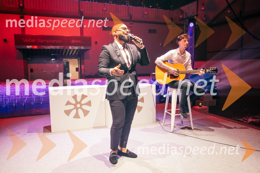  Tilen Lotrič, pevecVečer šampionov 2025, Smučarska zveza Slovenije