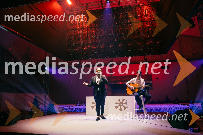  Tilen Lotrič, pevecVečer šampionov 2025, Smučarska zveza Slovenije