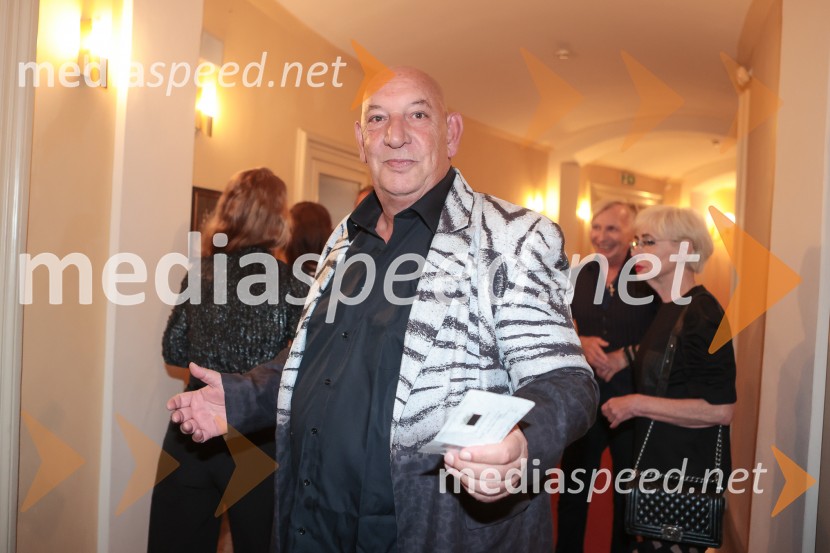  Manfred  Schweigkofler , igralec, producent in rock pevecManon Lescaut, premiera opere v SNG Opera in balet Ljubljana