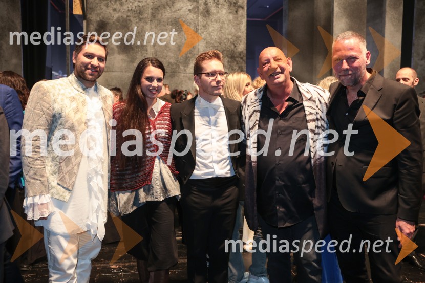  Domen Križaj, operni pevec;  Mojca Bitenc Križaj;  Ayrton Desimpelaere, belgijski dirigent;  Manfred  Schweigkofler , igralec, producent in rock pevec;  ... Manon Lescaut, premiera opere v SNG Opera in balet Ljubljana
