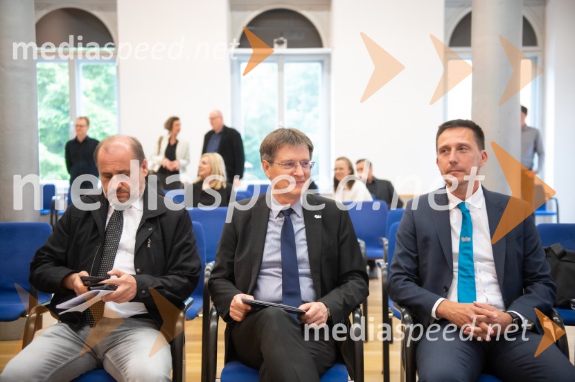 prof. dr. Bojan Štumberger, dekan, Fakulteta za energetiko, Univerza v Mariboru; prof. dr. Zdravko Kačič, rektor Univerze v Mariboru;  Sebastijan Seme, dekan, Fakulteta za energetiko Univerze v MariboruRazstava natečajnih elaboratov za novogradnjo prizidka Fakultete za energetiko UM