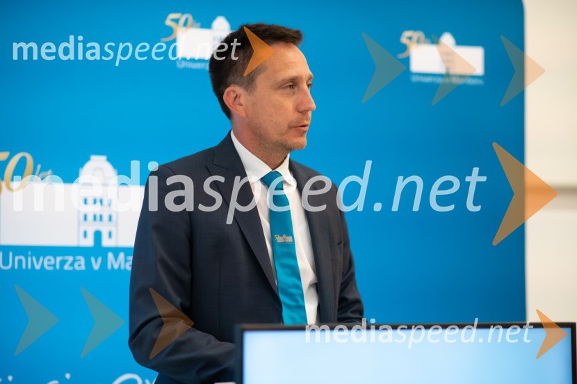  Sebastijan Seme, dekan, Fakulteta za energetiko Univerze v MariboruRazstava natečajnih elaboratov za novogradnjo prizidka Fakultete za energetiko UM