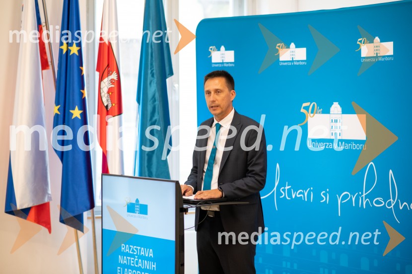  Sebastijan Seme, dekan, Fakulteta za energetiko Univerze v MariboruRazstava natečajnih elaboratov za novogradnjo prizidka Fakultete za energetiko UM