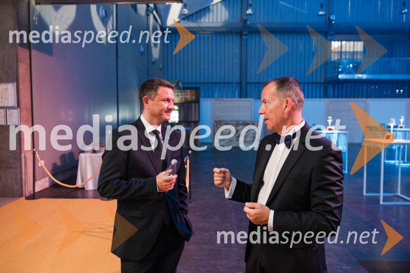  ... ;  Enzo Smrekar, predsednik uprave Droge Kolinske in glavni direktor strateškega poslovnega področja v Atlantic Grupi, predsednik SZS, podpredsednik Olimpijskega komiteja SlovenijeVečer šampionov 2025, Smučarska zveza Slovenije