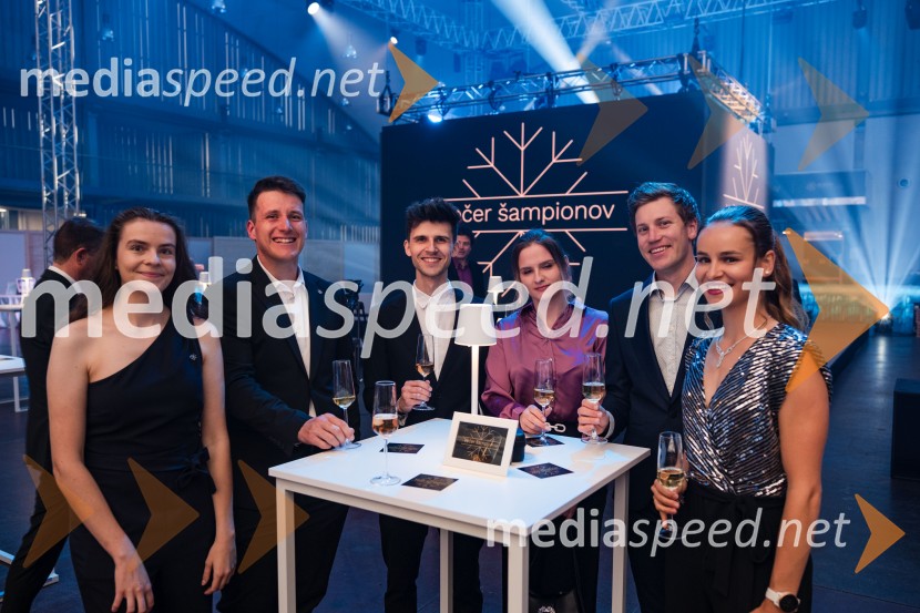  Jerneja Brecl, Smučarska zveza Slovenije;  ... ;  ... ;  ... ;  Aljaž Vodan, nekdanji smučarski skakalec;  Nika Križnar, smučarska skakalkaVečer šampionov 2025, Smučarska zveza Slovenije