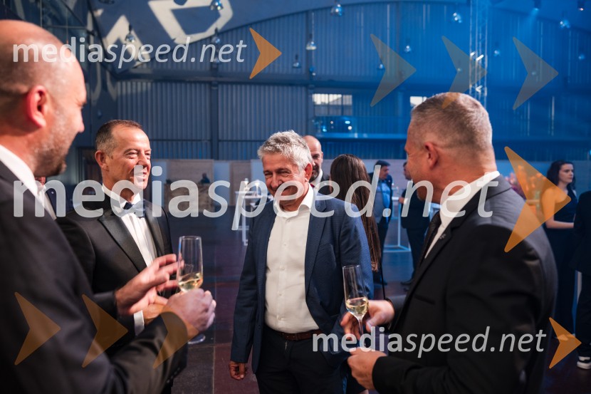  Enzo Smrekar, predsednik uprave Droge Kolinske in glavni direktor strateškega poslovnega področja v Atlantic Grupi, predsednik SZS, podpredsednik Olimpijskega komiteja Slovenije;  ... Večer šampionov 2025, Smučarska zveza Slovenije