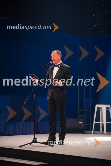  Enzo Smrekar, predsednik uprave Droge Kolinske in glavni direktor strateškega poslovnega področja v Atlantic Grupi, predsednik SZS, podpredsednik Olimpijskega komiteja SlovenijeVečer šampionov 2025, Smučarska zveza Slovenije