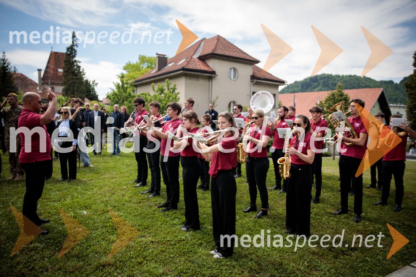 V Kranju odkrili spominsko obeležje ob 35. obletnici premestitve orožja Teritorialne obrambe