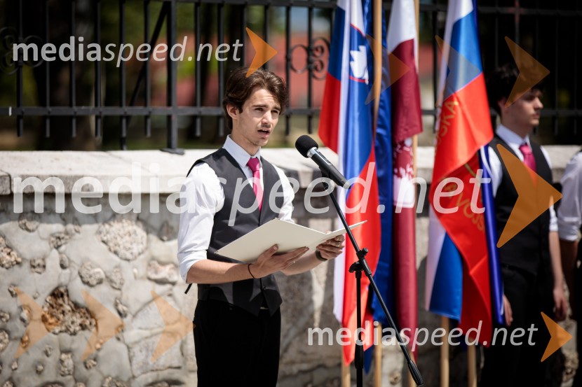 V Kranju odkrili spominsko obeležje ob 35. obletnici premestitve orožja Teritorialne obrambe