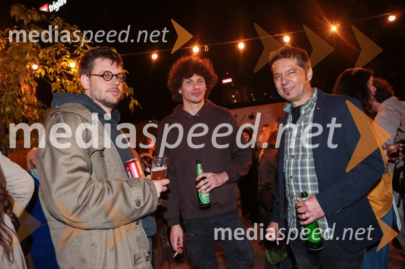  ... ;  ... ;  Liam Hlede, inspicinet in kitaristInkubator, premiera v SMG Ljubljana