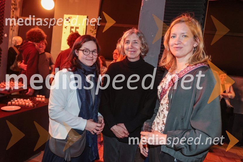  ... ;  Mateja Dermelj, lektorica;  Tjaša Mislej, dramatičarkaInkubator, premiera v SMG Ljubljana