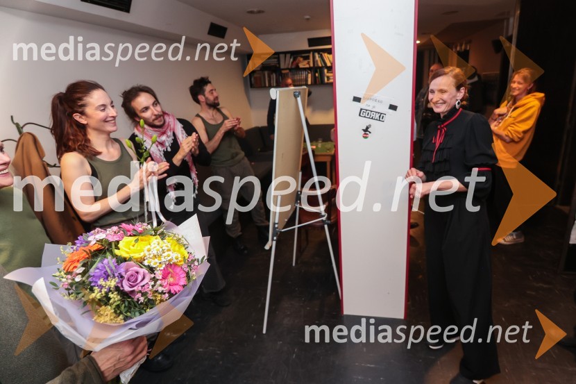  Daša Doberšek, igralka;  Bor Ravbar, režiser;  Vito Weis, igralec;  Helena Grahek, vodja marketinga in odnosi z javnostmi, Slovensko mladinsko gledališčeInkubator, premiera v SMG Ljubljana