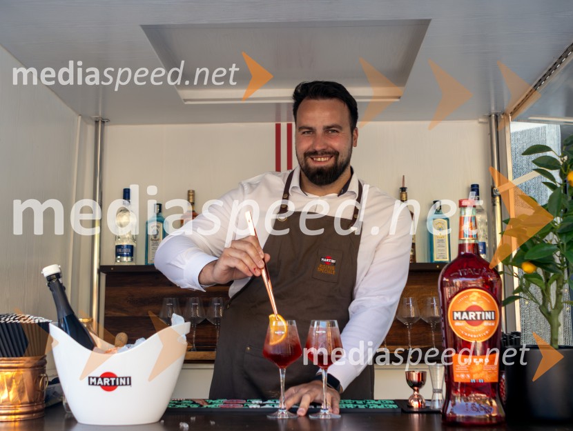 10 let Nane, priljubljene kavarne in bistroja v Mariboru