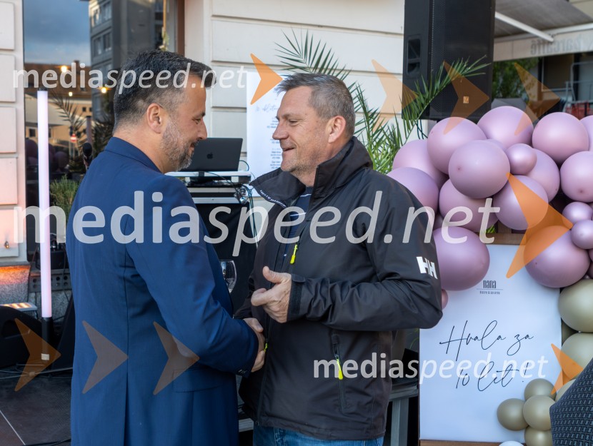  Sebastijan  Blakaj, lastnik lokala Nana;  ... 10 let Nane, priljubljene kavarne in bistroja v Mariboru