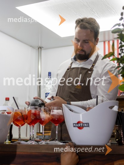 10 let Nane, priljubljene kavarne in bistroja v Mariboru