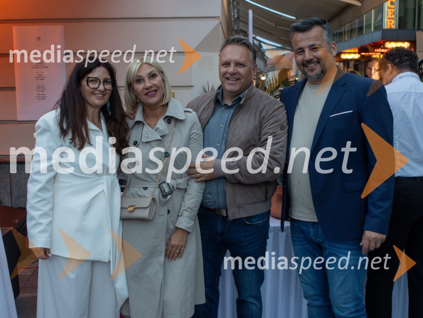  Devana Blakaj, Lokal Nana;  ... ;  ... ;  Sebastijan  Blakaj, lastnik lokala Nana10 let Nane, priljubljene kavarne in bistroja v Mariboru