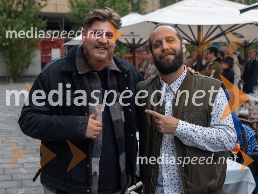  Žan  Videc, glasbenik;  Marko Kocjan - Emkej, glasbenik10 let Nane, priljubljene kavarne in bistroja v Mariboru