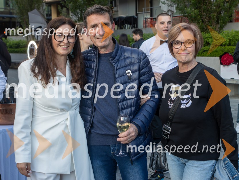  Devana Blakaj, Lokal Nana;  ... ;  ... 10 let Nane, priljubljene kavarne in bistroja v Mariboru