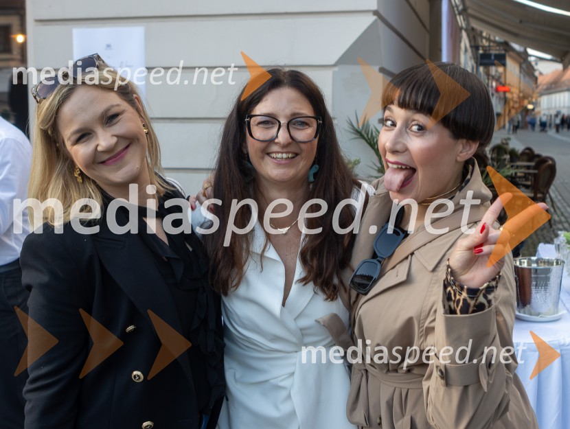  ... ;  Devana Blakaj, Lokal Nana;  ... 10 let Nane, priljubljene kavarne in bistroja v Mariboru