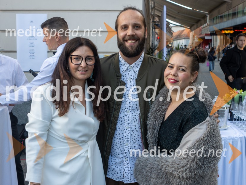  Devana Blakaj, Lokal Nana;  Marko Kocjan - Emkej, glasbenik;  ... 10 let Nane, priljubljene kavarne in bistroja v Mariboru