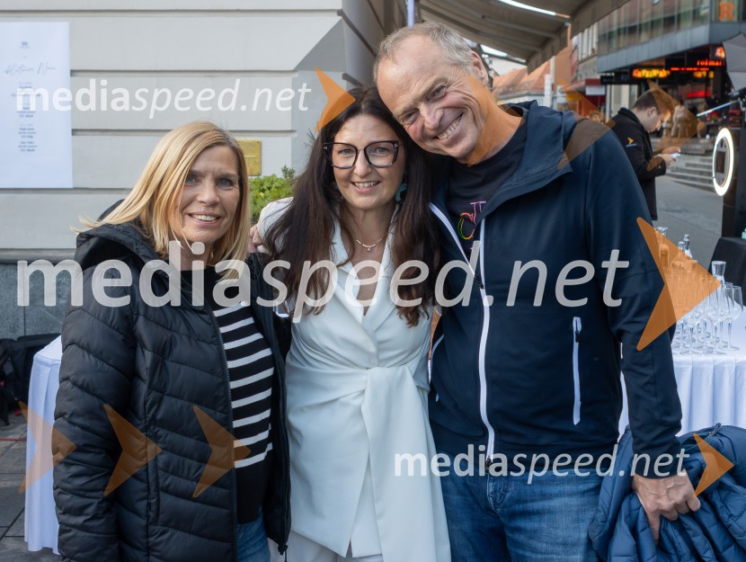  ... ;  Devana Blakaj, Lokal Nana;  ... 10 let Nane, priljubljene kavarne in bistroja v Mariboru