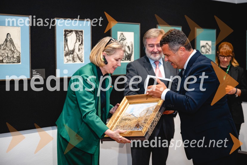  Sylvia Groneick, nemška veleposlanica v Sloveniji;  Milena  Zupančič, igralka;  Janez Magyar, župan, Občina LendavaLikovni velikani na lendavskem gradu: Salvador Dalí & Otto Dix, odprtje razstave