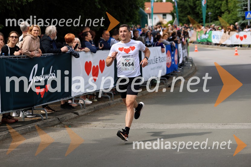 43. Maraton Treh src - tek