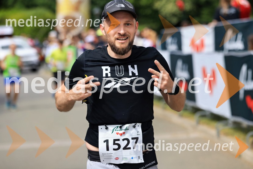 43. Maraton Treh src - tek