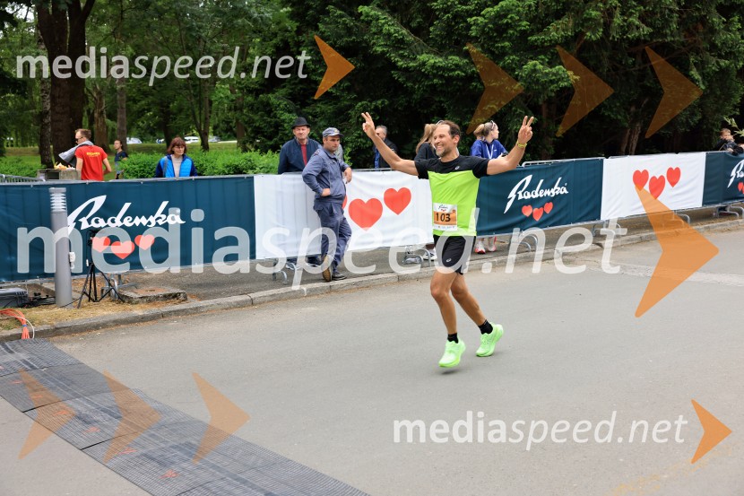 43. Maraton Treh src - tek