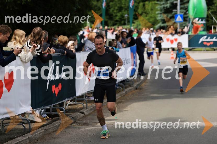 43. Maraton Treh src - tek