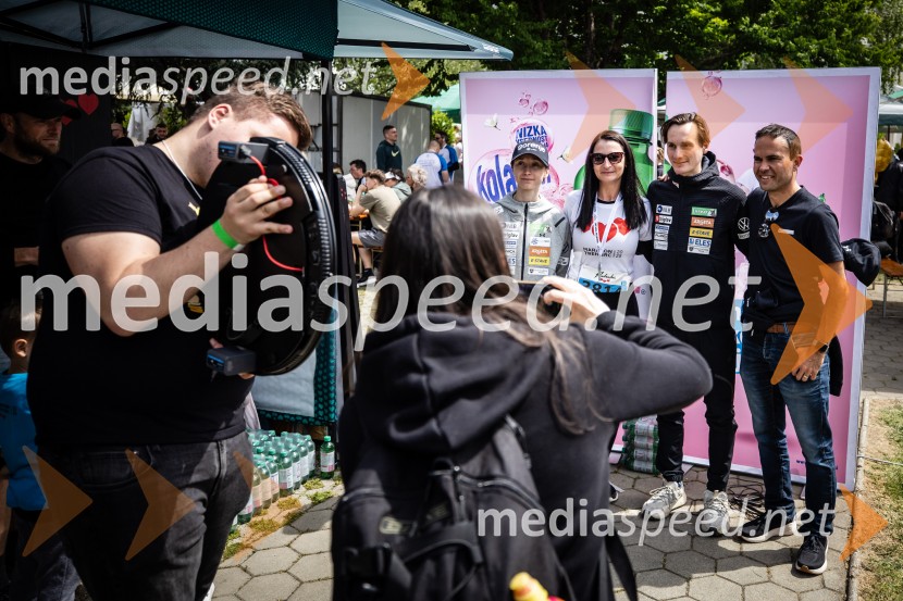  Nika  Prevc, smučarska skakalka;  ... ;  Domen Prevc, smučarski skakalec;  Jernej Damjan, nekdanji smučarski skakalec43. Maraton Treh src