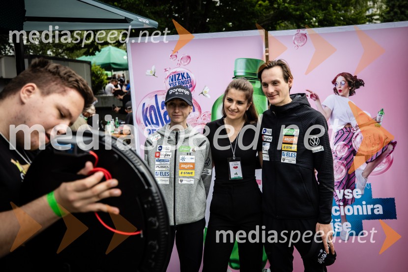  Nika  Prevc, smučarska skakalka;  ... ;  Domen Prevc, smučarski skakalec43. Maraton Treh src