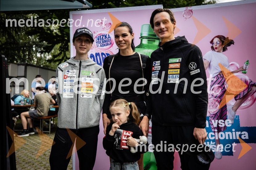  Nika  Prevc, smučarska skakalka;  Domen Prevc, smučarski skakalec43. Maraton Treh src