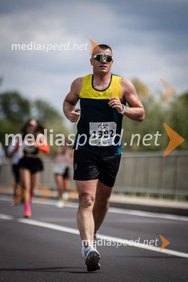 43. Maraton Treh src - tek