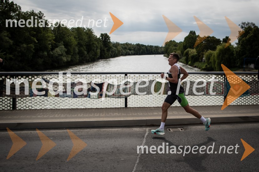 43. Maraton Treh src - tek