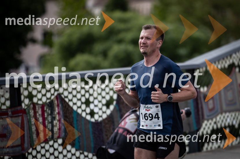 43. Maraton Treh src - tek