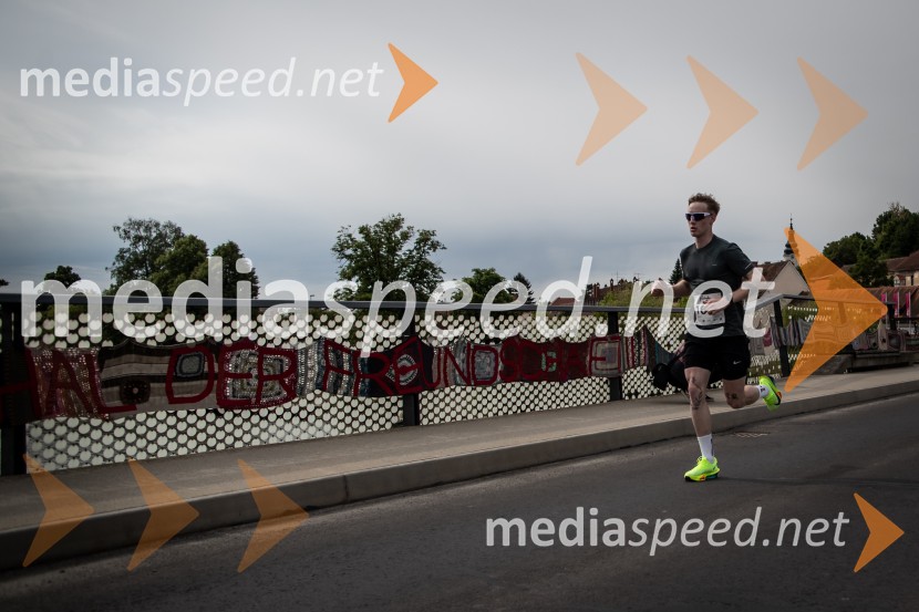 43. Maraton Treh src - tek