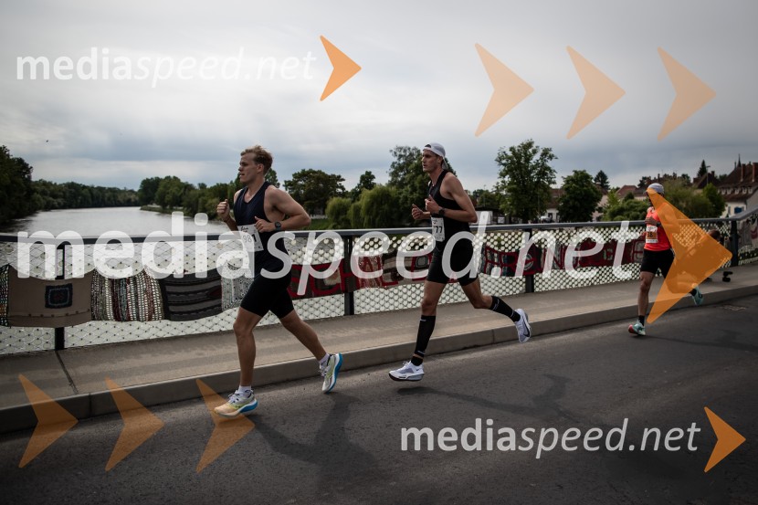 43. Maraton Treh src - tek