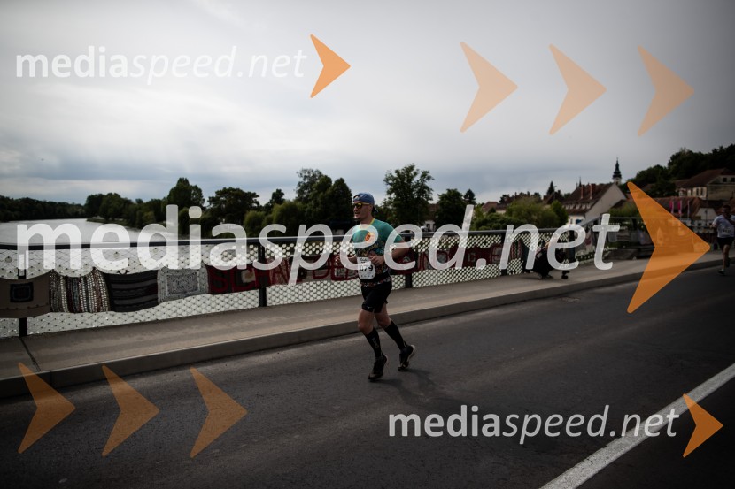 43. Maraton Treh src - tek