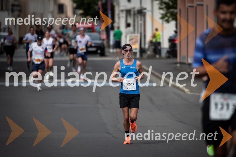 43. Maraton Treh src - tek