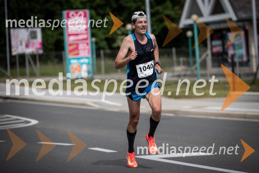 43. Maraton Treh src - tek