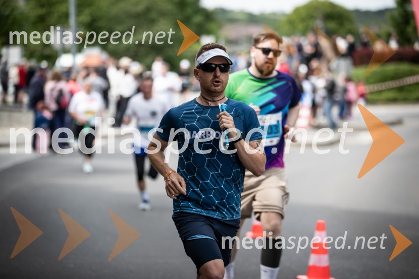 43. Maraton Treh src - tek