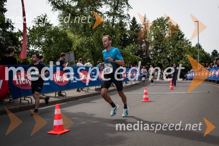 43. Maraton Treh src - tek