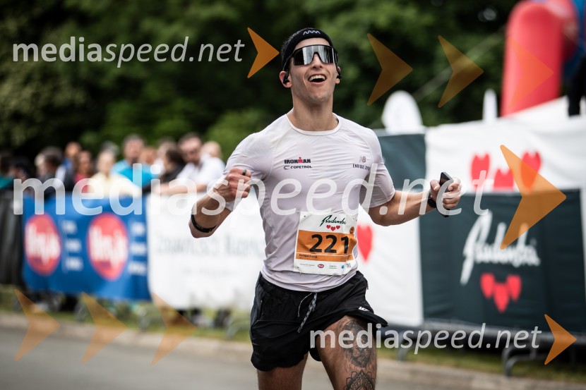 43. Maraton Treh src - tek